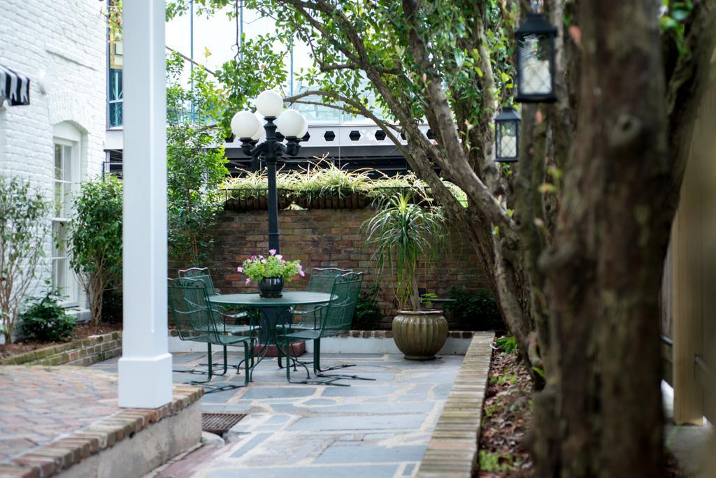 Henry Howard Hotel New Orleans Bagian luar foto